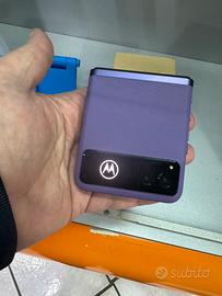 Motorola razr 40 garanzia . Permutiamo usato