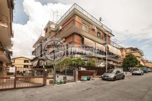 AMPIO BILOCALE CON BALCONE
