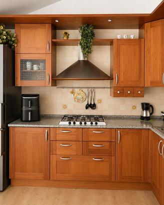 Cucina angolare completa di elettrodomestici