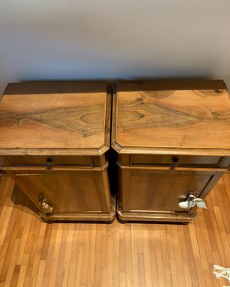 Coppia di comodini artigianato Veneto fine 800