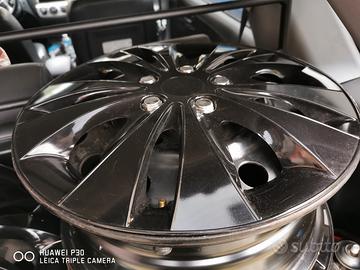  4 Cerchi in Ferro 16" + Copricerchi Neri