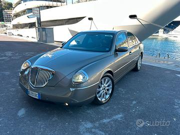 Lancia thesis 2.4 JTDm 185 cv st Dupont