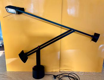 LAMPADA DA TAVOLO TIZIO ARTEMIDE