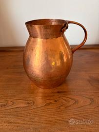 Antica caraffa in rame
