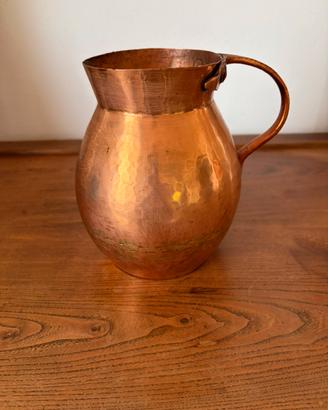 Antica caraffa in rame
