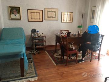 Arredo studio medico