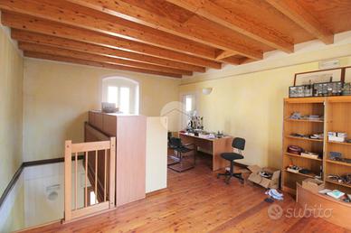 UFFICIO A TRAVAGLIATO