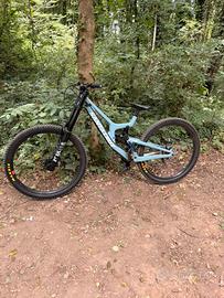 Santa cruz v10 limited color price is negotiable