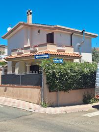 Casa singola con giardino su 4 lati