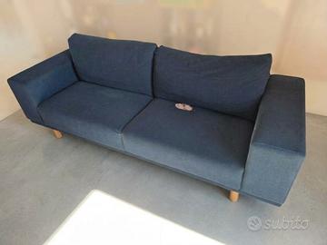 Divano in tessuto blu // 3 posti