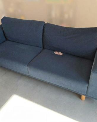 Divano in tessuto blu // 3 posti