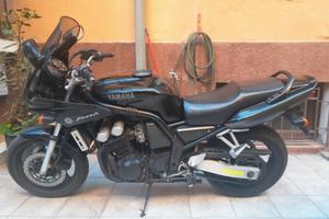 Moto fazer 600
