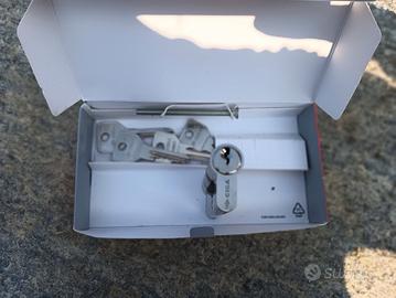 cilindro ad infilare per serratura Cisa  con 4 chi