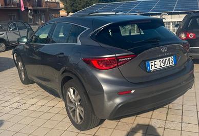 Infiniti q30