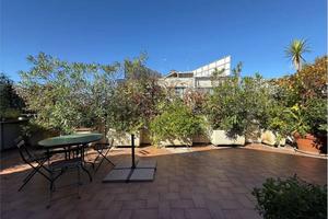 Appartamento di 150 m² con 4 locali e box auto a M