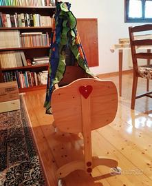 Giocattoli dal design classico in legno naturale