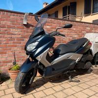Yamaha Xmax 250