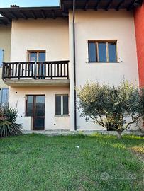 Villetta senza spese con giardino e box