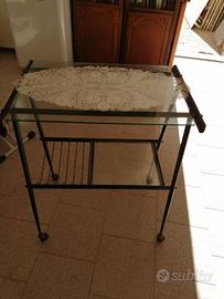 Vecchio carello porta tv