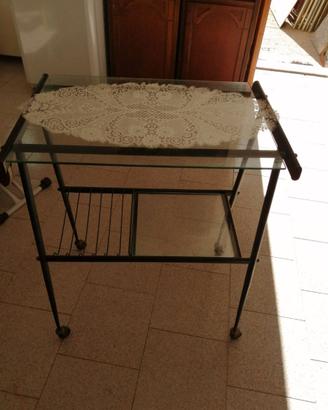 Vecchio carello porta tv