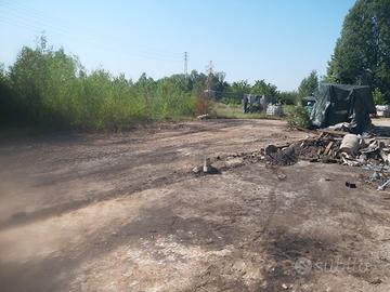 Terreno per deposito attrezzature+altro