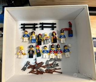 Lego lotto 13 Minifigures Pirati