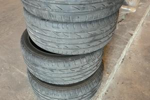 Bridgestone 225/45 R17 Gomme Estive 