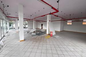 NEGOZIO A CASALSERUGO