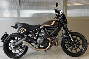 Ducati Scrambler 800, Scarico HP, Specchi barracud