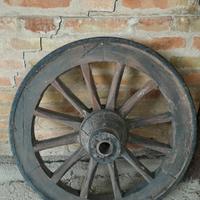 ruota carro in legno e ferro