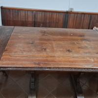 Tavolo da taverna con panca