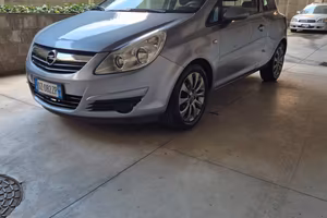 Opel Corsa 1.4 16V 3 porte Sport nei patentati