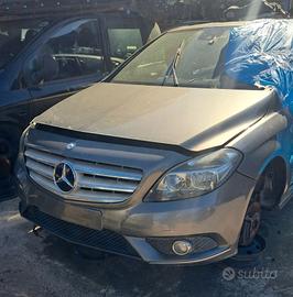 Musata completa mercedes classe B 2012
