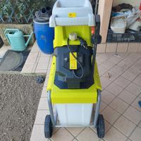 TRITATUTTO: FOGLIE, RAMETTI, SCARTI