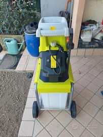 TRITATUTTO: FOGLIE, RAMETTI, SCARTI