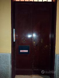 portone in legno