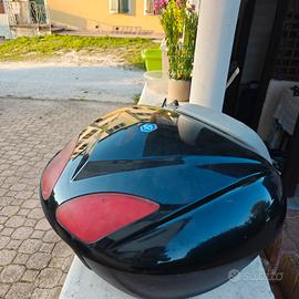 bauletto piaggio Beverly con attacchi 