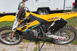 RM 125 SUZUKI 