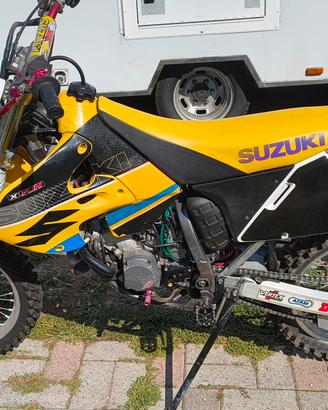 RM 125 SUZUKI 