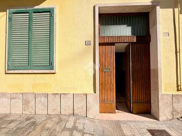 4 LOCALI A LECCE