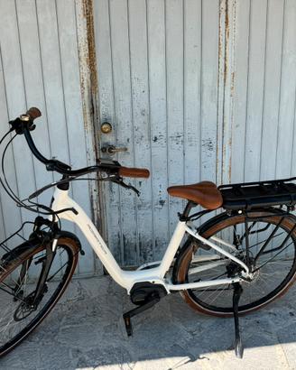Bicicletta ebike Adriatica New Age L km 400
