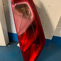 Faro posteriore dx grande punto anno 2007