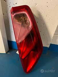 Faro posteriore dx grande punto anno 2007