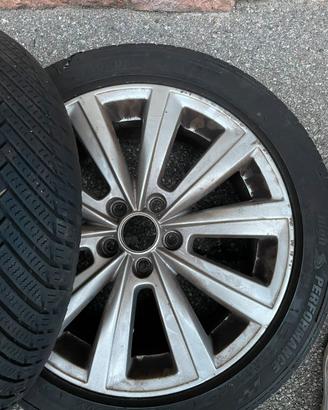 Set 4 cerchi in lega da 16” con pneumatici