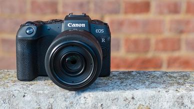Canon eos RP + Rf 50mm 1.8 STM ÷ Extension Grip E1