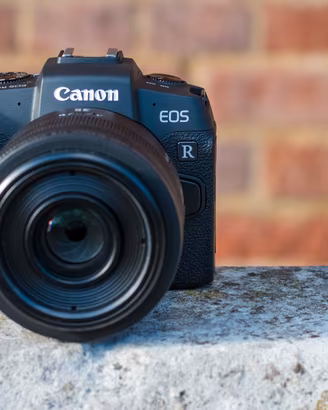 Canon eos RP + Rf 50mm 1.8 STM ÷ Extension Grip E1