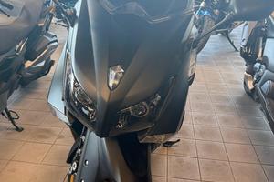Yamaha T max 530