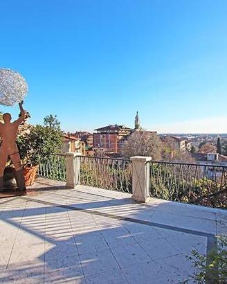 Casa indipendente di 970 m² con più di 5 locali e 