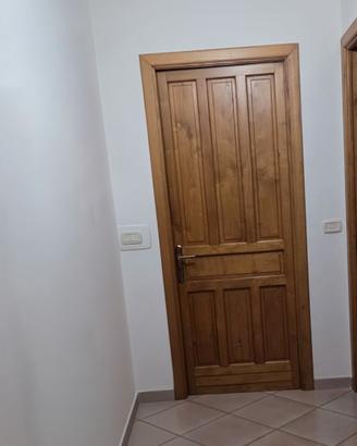 Porte in legno castagno
