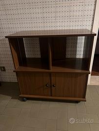 Mobiletto porta tv con rotelle